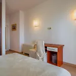 Apartamento Awesome In With Wifi