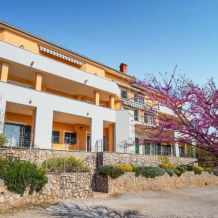 Lägenhet Cozy In Mošćenička Draga